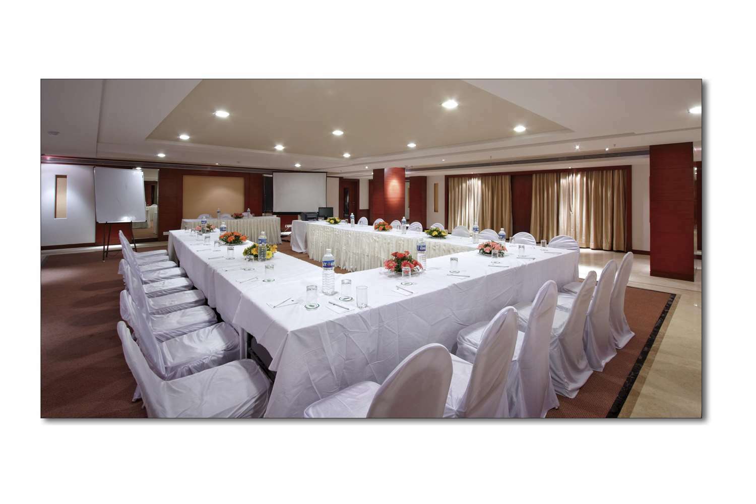 Surestay Plus Hotel By Best Western Indore Facilities photo